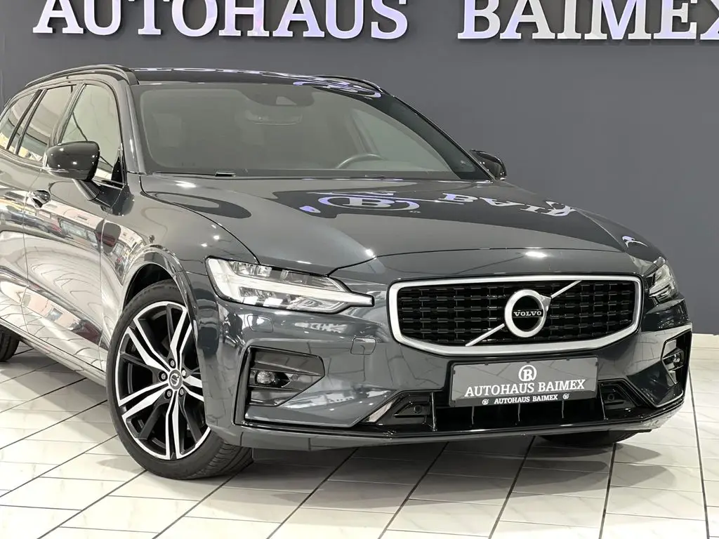 Photo 1 : Volvo V60 2019 Essence