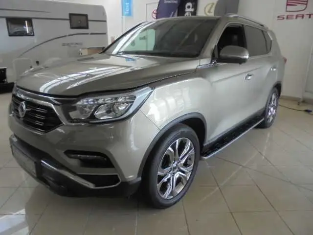 Photo 1 : Ssangyong Rexton 2019 Diesel