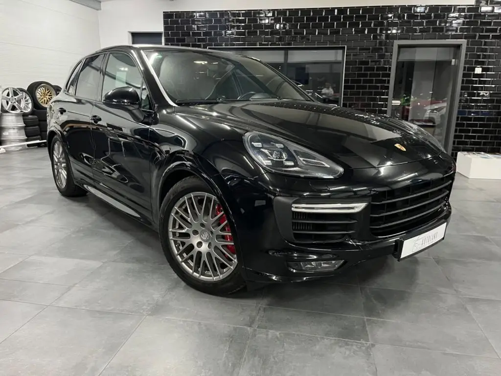 Photo 1 : Porsche Cayenne 2015 Essence