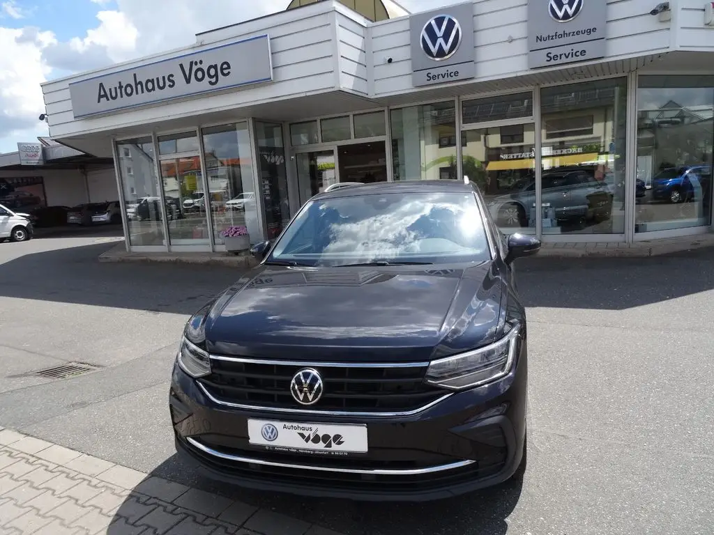 Photo 1 : Volkswagen Tiguan 2021 Essence