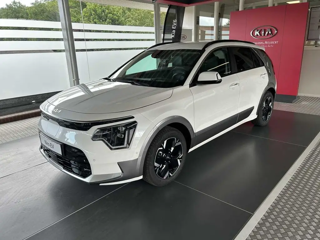 Photo 1 : Kia Niro 2023 Non renseigné