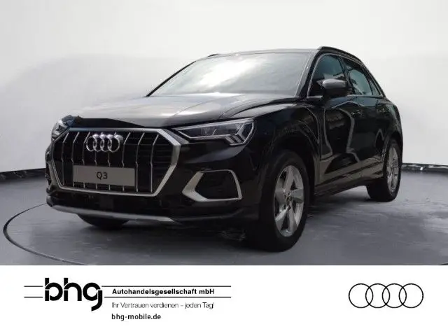 Photo 1 : Audi Q3 2024 Petrol