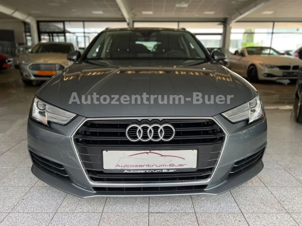 Photo 1 : Audi A4 2018 Essence