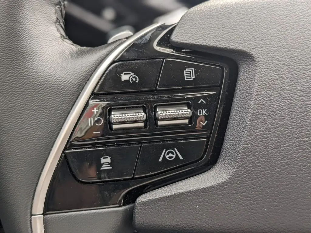 Photo 1 : Kia Niro 2023 Non renseigné