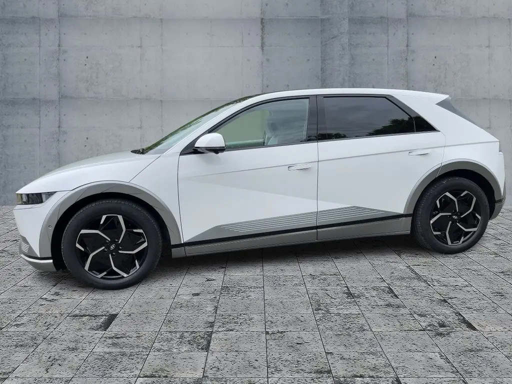 Photo 1 : Hyundai Ioniq 2023 Non renseigné