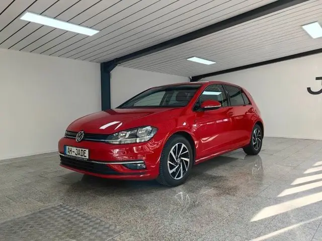 Photo 1 : Volkswagen Golf 2018 Petrol