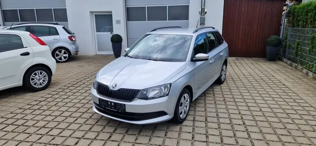 Photo 1 : Skoda Fabia 2016 Essence