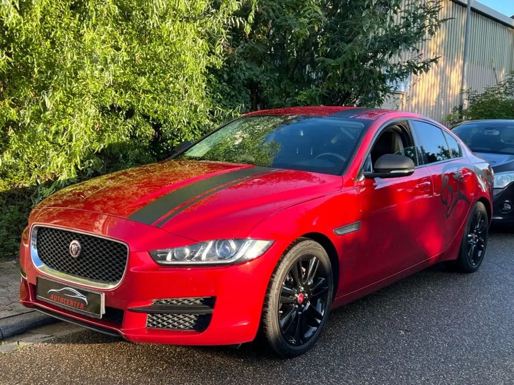 Photo 1 : Jaguar Xe 2015 Diesel