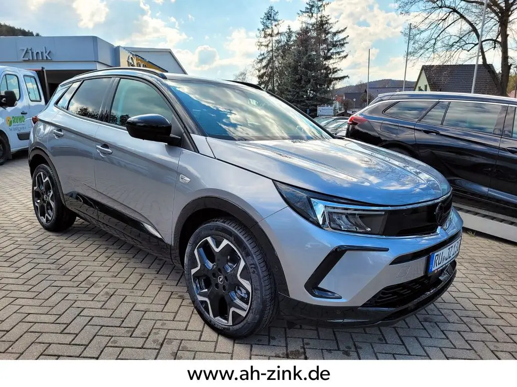 Photo 1 : Opel Grandland 2023 Petrol