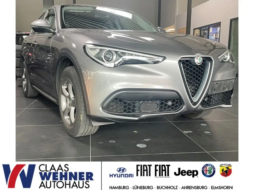 Photo 1 : Alfa Romeo Stelvio 2017 Essence