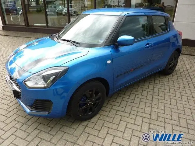 Photo 1 : Suzuki Swift 2023 Petrol