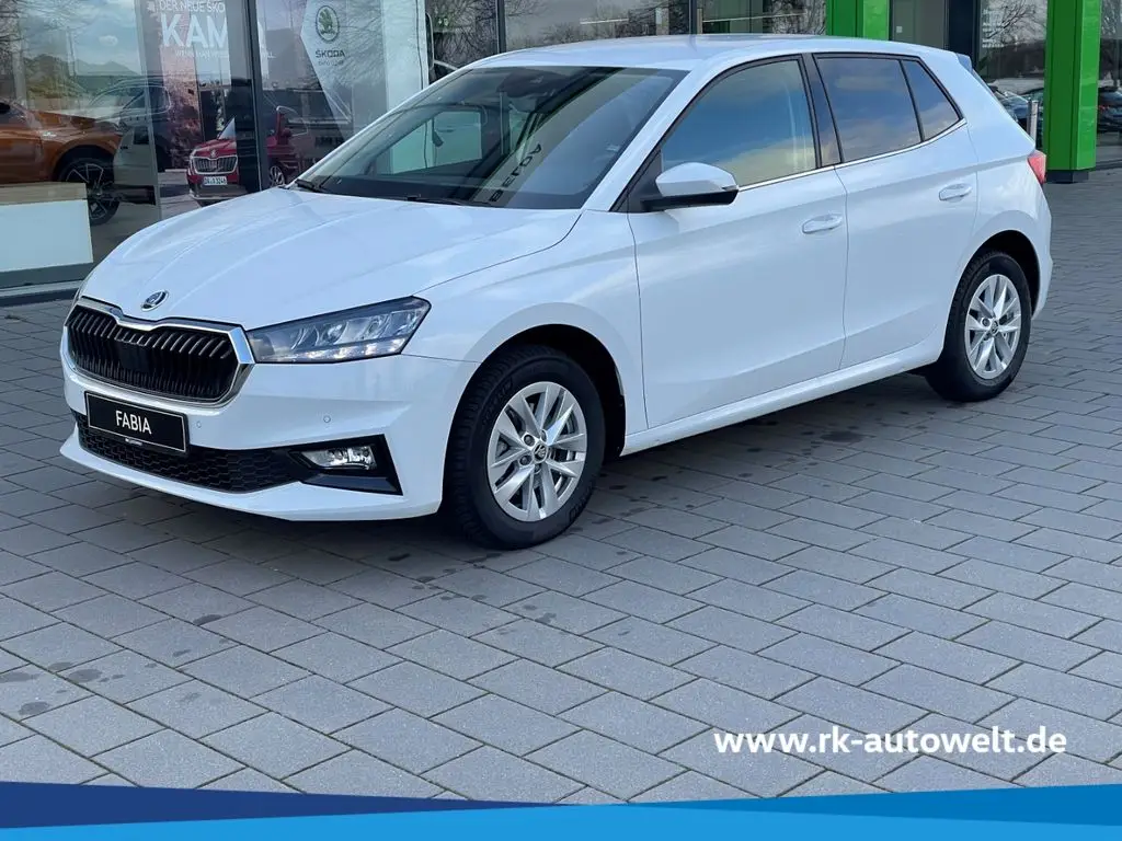 Photo 1 : Skoda Fabia 2022 Petrol