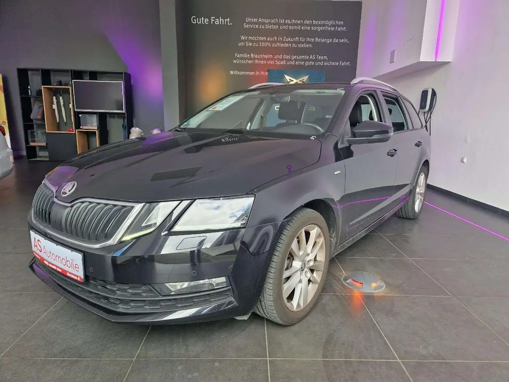 Photo 1 : Skoda Octavia 2018 Petrol