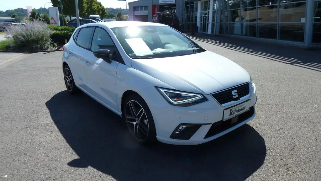 Photo 1 : Seat Ibiza 2023 Petrol