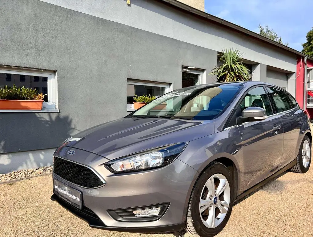 Photo 1 : Ford Focus 2014 Petrol