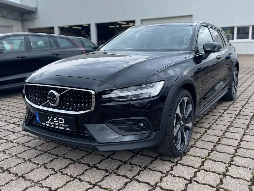 Photo 1 : Volvo V60 2022 Petrol