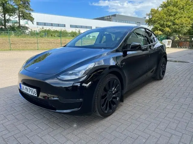 Photo 1 : Tesla Model Y 2023 Non renseigné