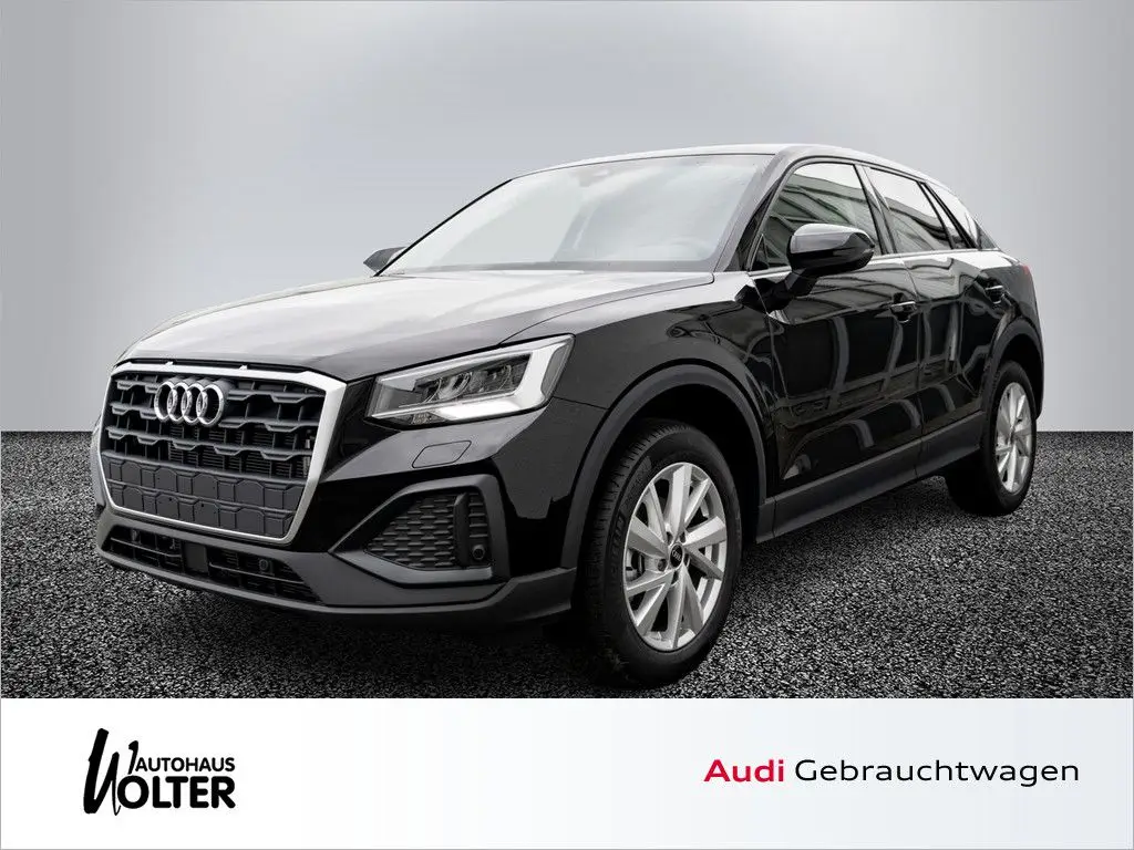 Photo 1 : Audi Q2 2024 Petrol