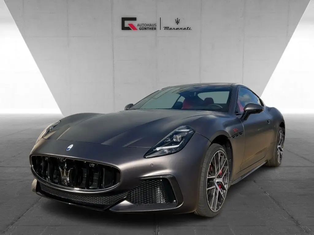 Photo 1 : Maserati Granturismo 2023 Petrol