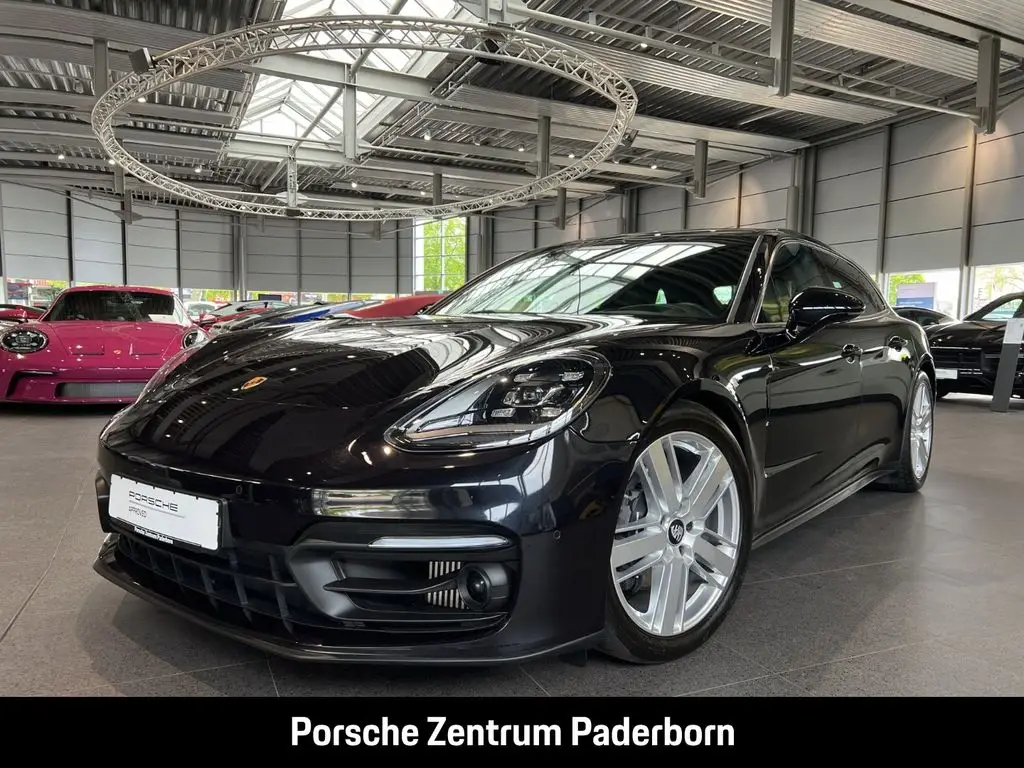 Photo 1 : Porsche Panamera 2023 Essence