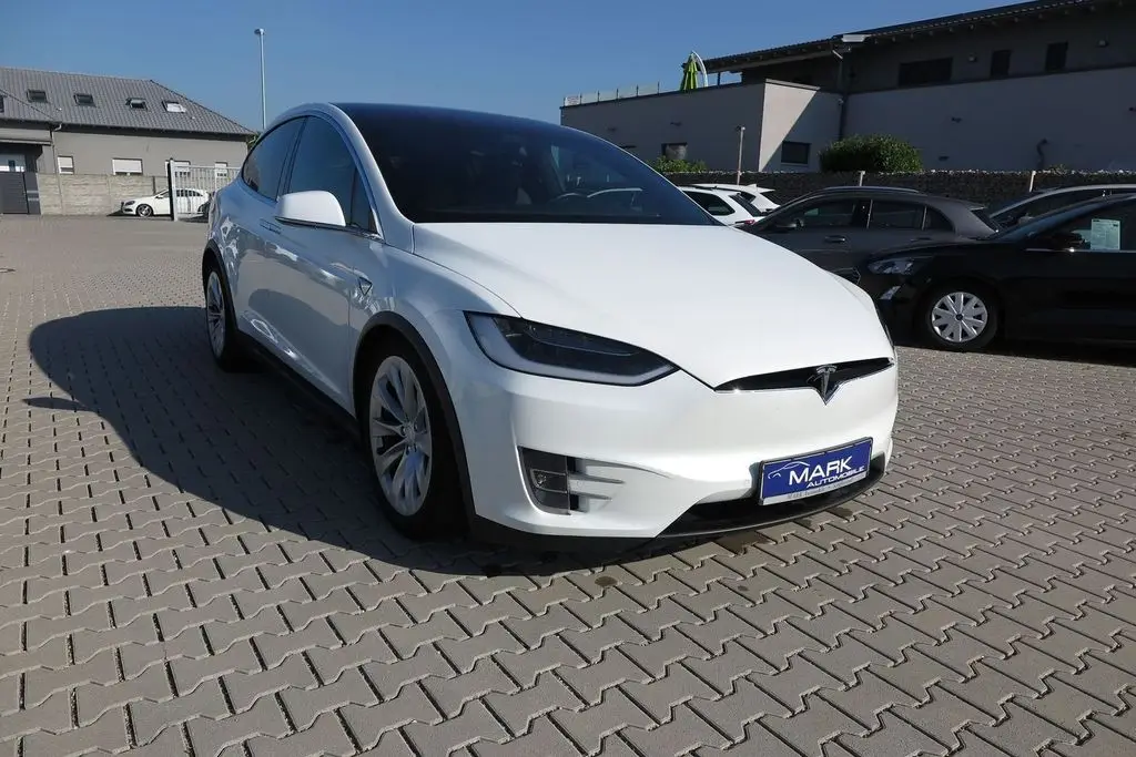 Photo 1 : Tesla Model X 2018 Non renseigné