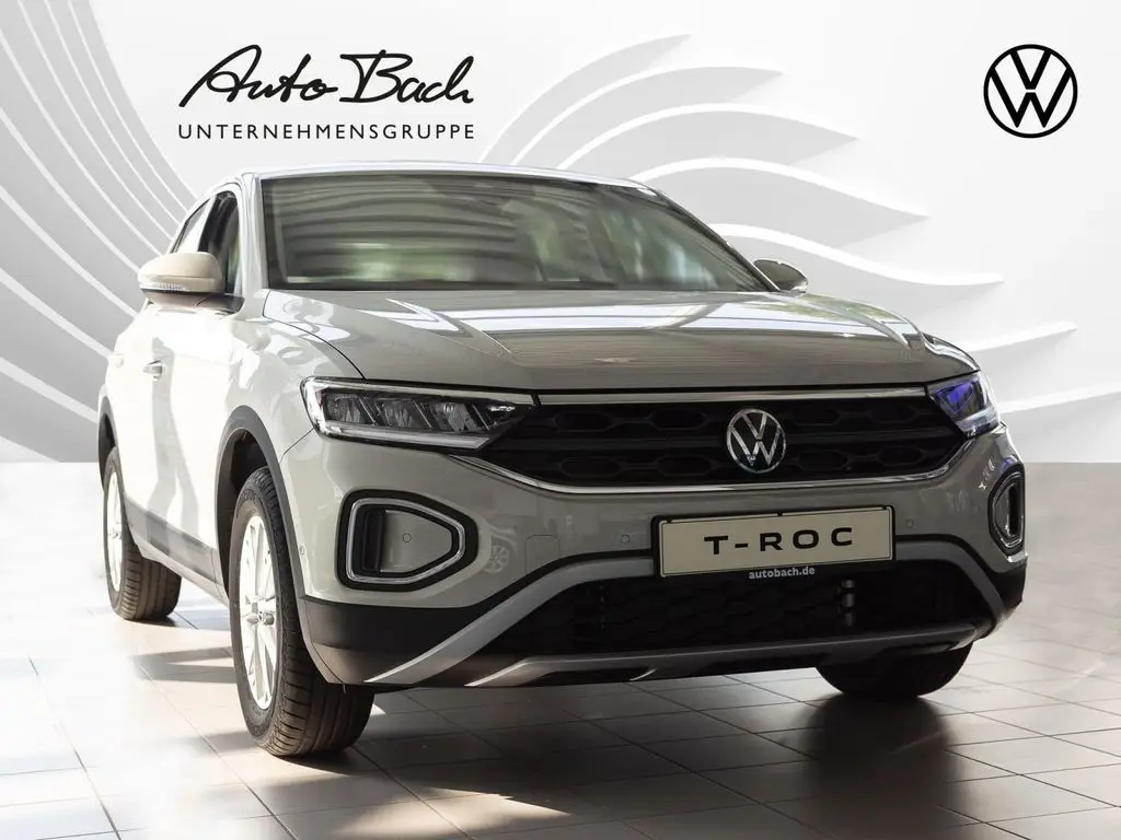 Photo 1 : Volkswagen T-roc 2023 Essence