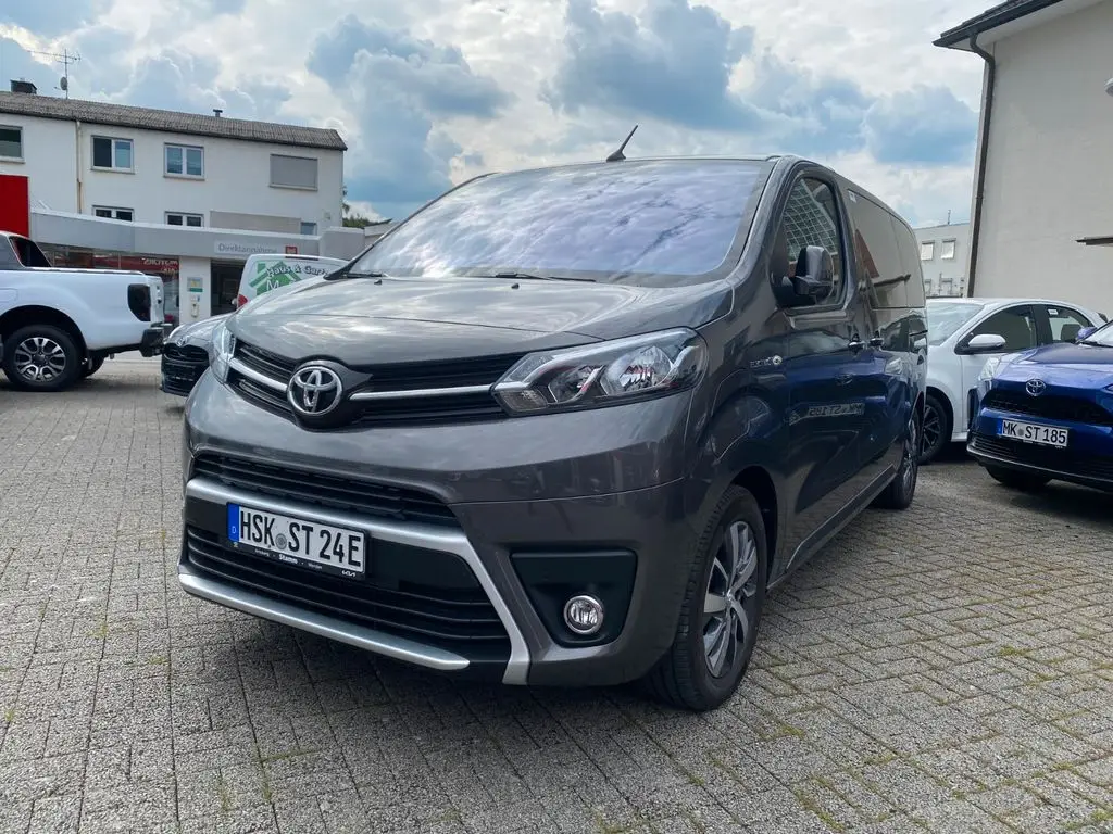 Photo 1 : Toyota Proace 2023 Non renseigné