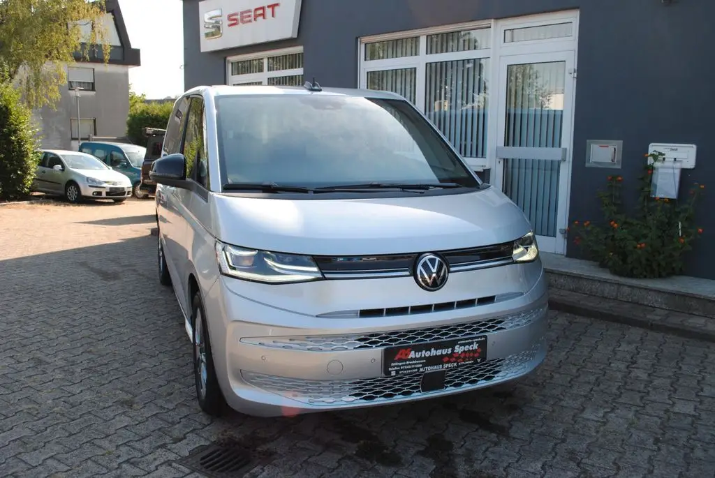 Photo 1 : Volkswagen T7 2022 Essence