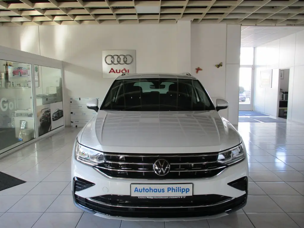 Photo 1 : Volkswagen Tiguan 2021 Essence