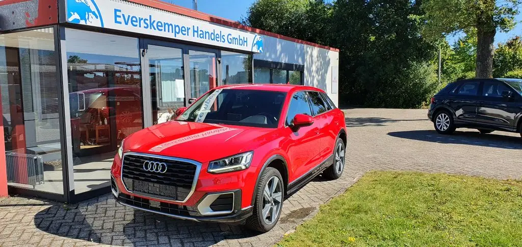 Photo 1 : Audi Q2 2016 Petrol