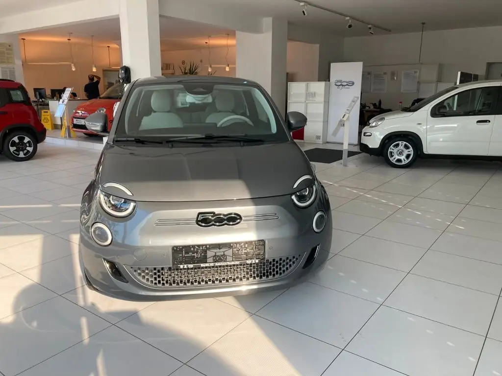 Photo 1 : Fiat 500 2023 Not specified