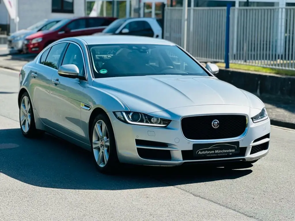 Photo 1 : Jaguar Xe 2015 Diesel