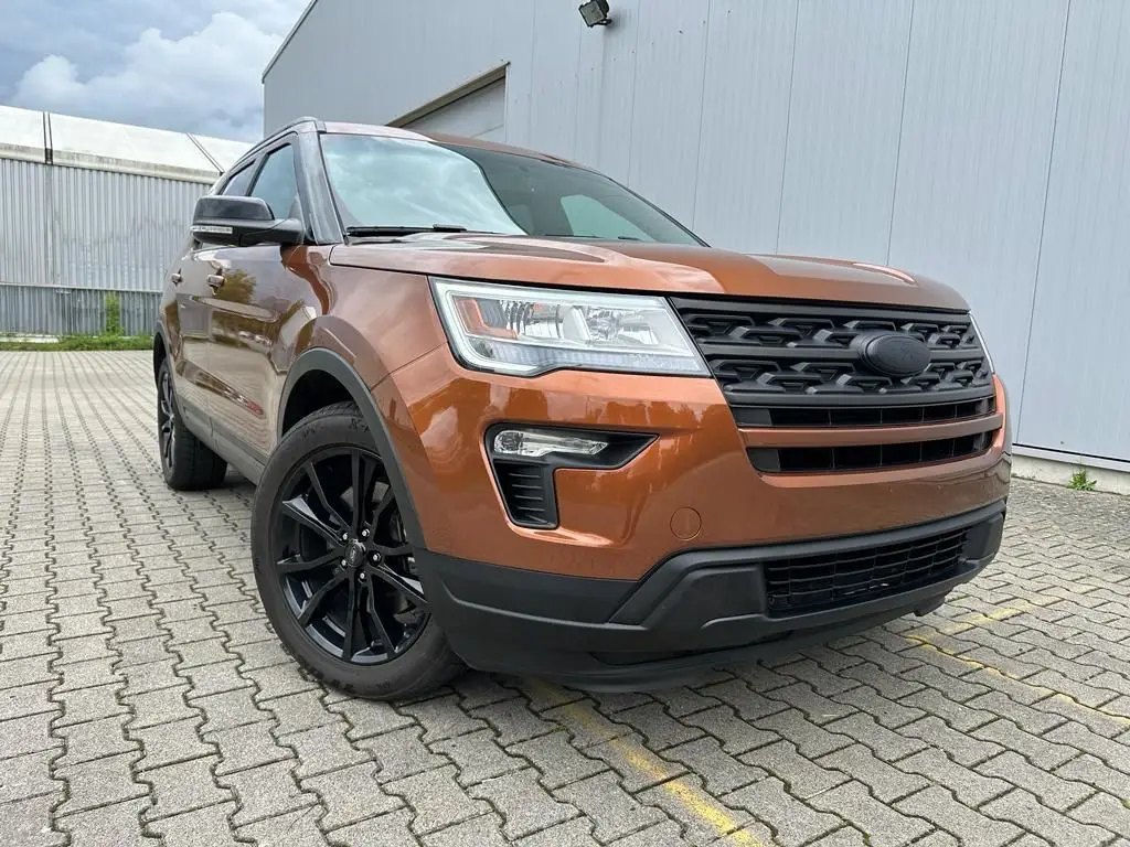 Photo 1 : Ford Explorer 2016 Petrol