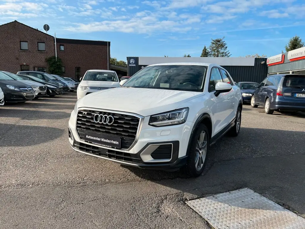 Photo 1 : Audi Q2 2020 Petrol