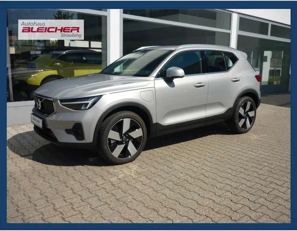 Photo 1 : Volvo Xc40 2023 Hybride