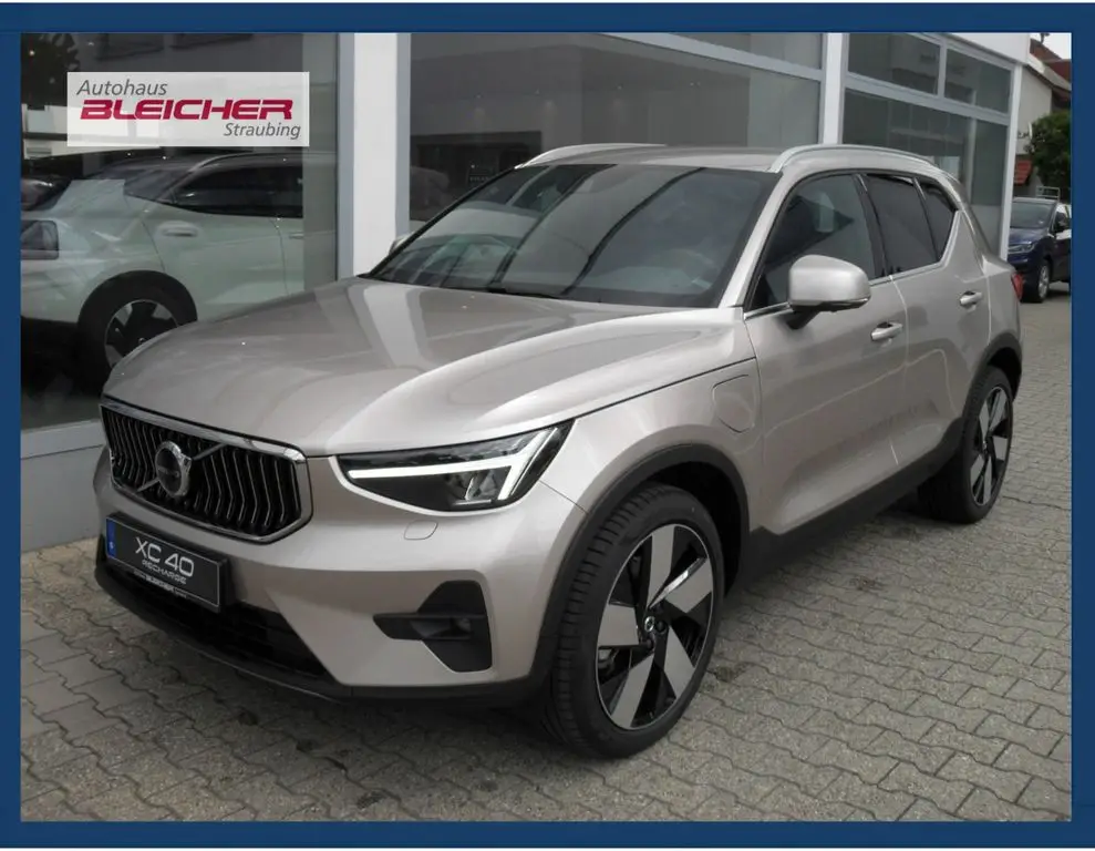 Photo 1 : Volvo Xc40 2024 Hybrid