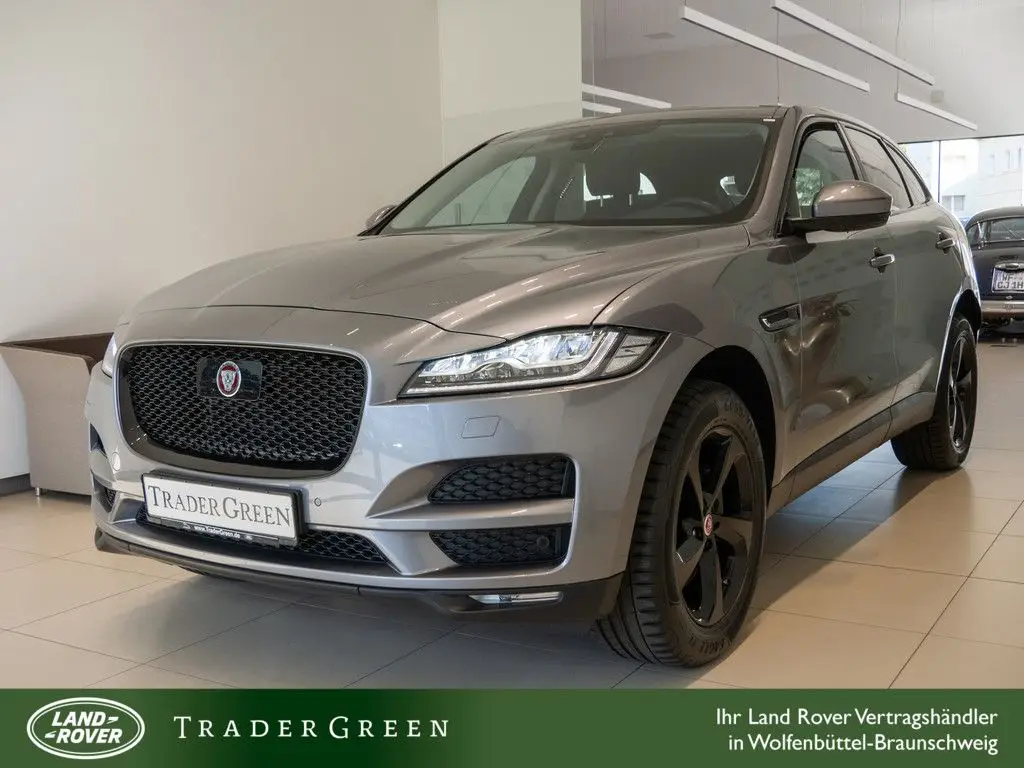 Photo 1 : Jaguar F-pace 2019 Essence