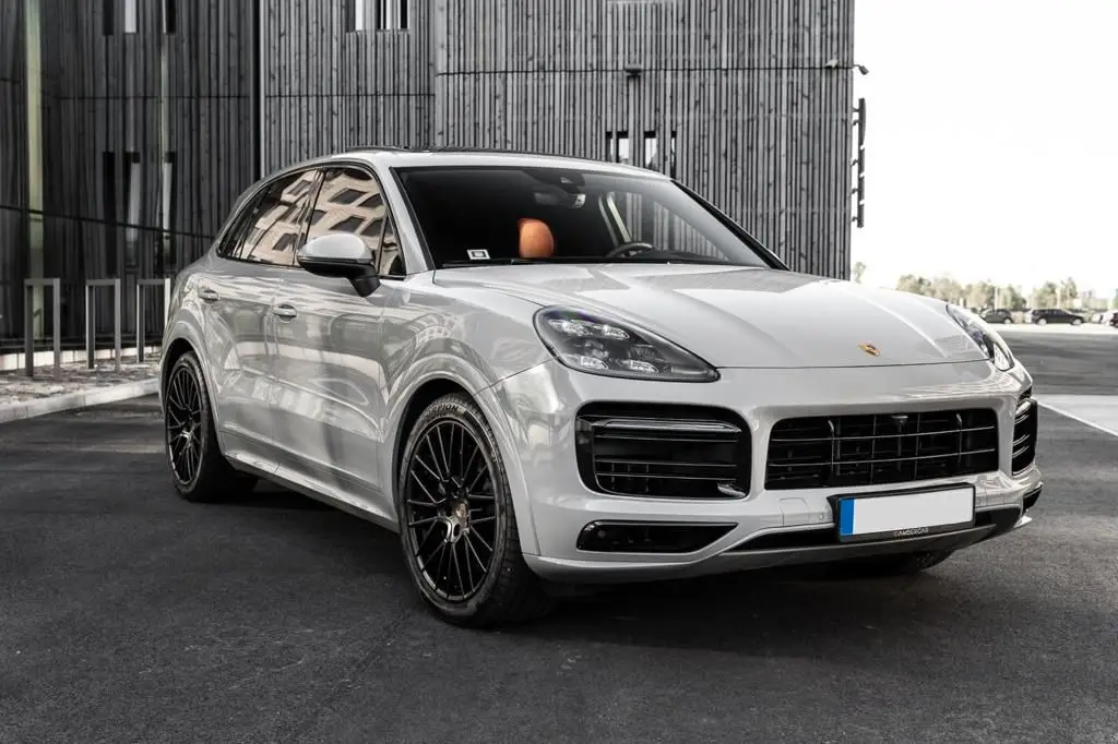 Photo 1 : Porsche Cayenne 2021 Essence