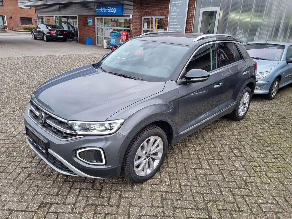 Photo 1 : Volkswagen T-roc 2022 Petrol