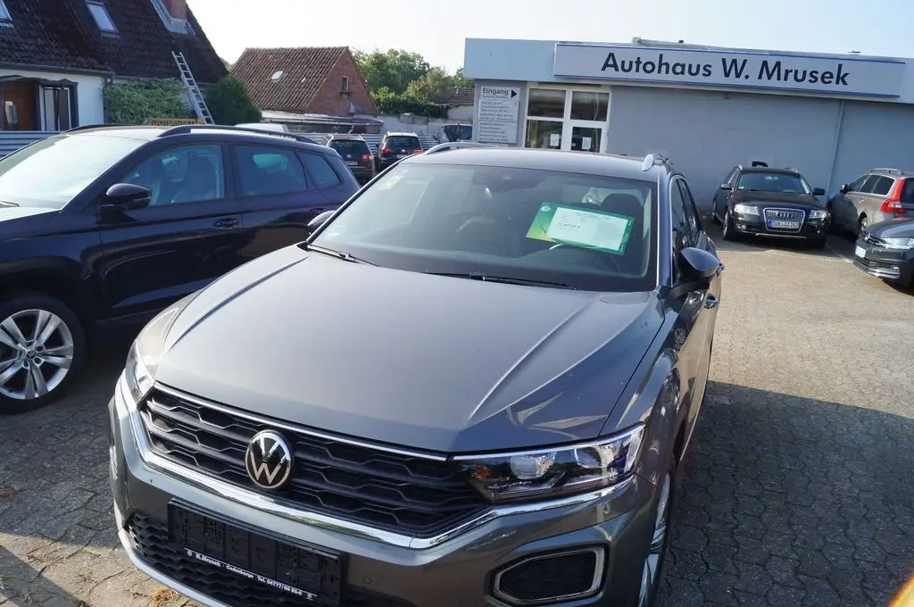 Photo 1 : Volkswagen T-roc 2021 Essence