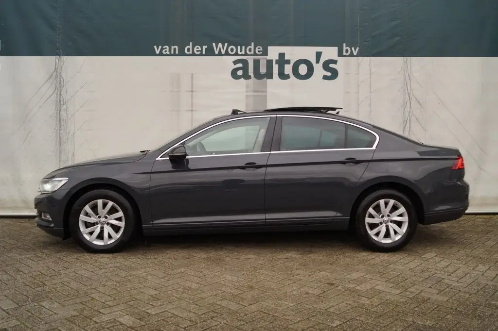 Photo 1 : Volkswagen Passat 2018 Diesel