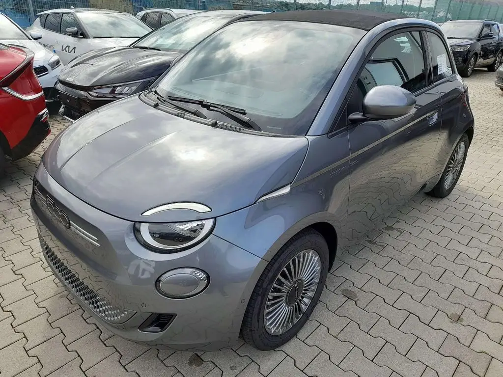 Photo 1 : Fiat 500 2024 Non renseigné