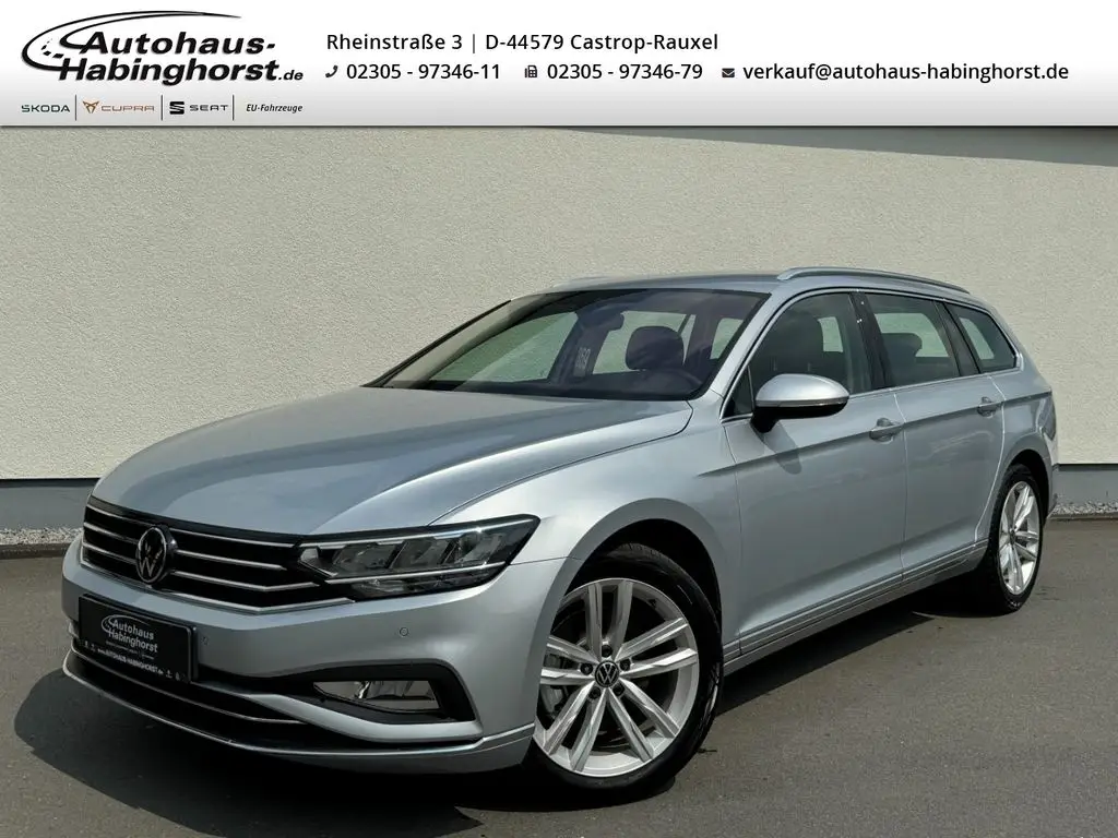 Photo 1 : Volkswagen Passat 2023 Petrol