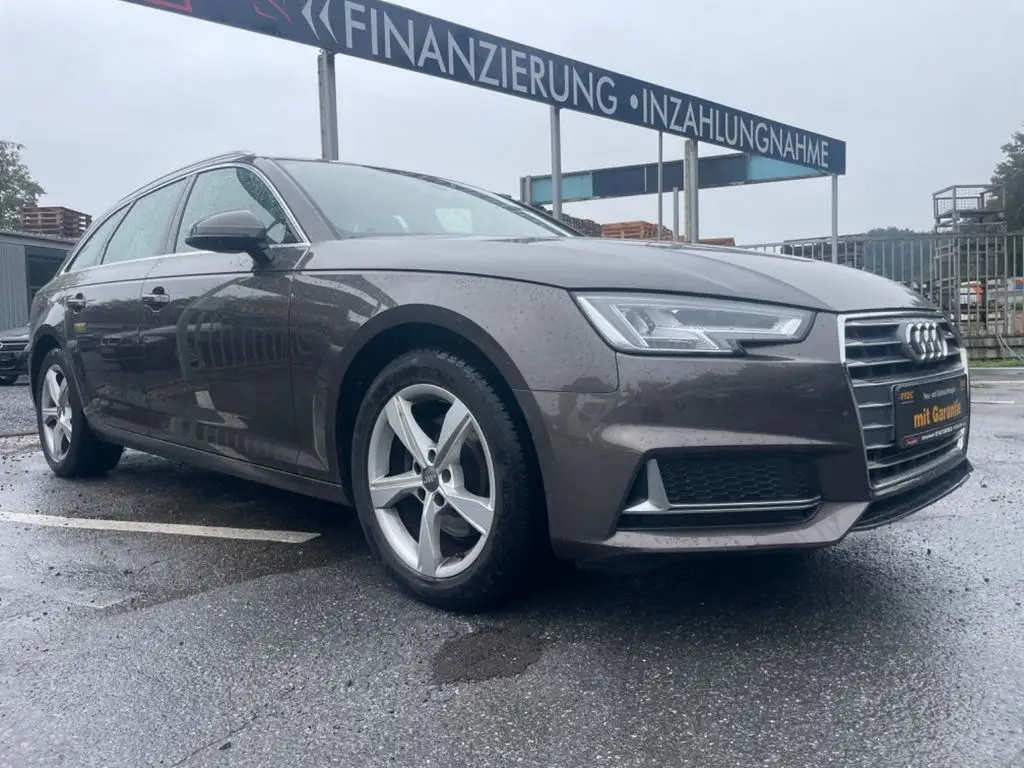 Photo 1 : Audi A4 2019 Essence