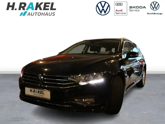 Photo 1 : Volkswagen Passat 2022 Petrol