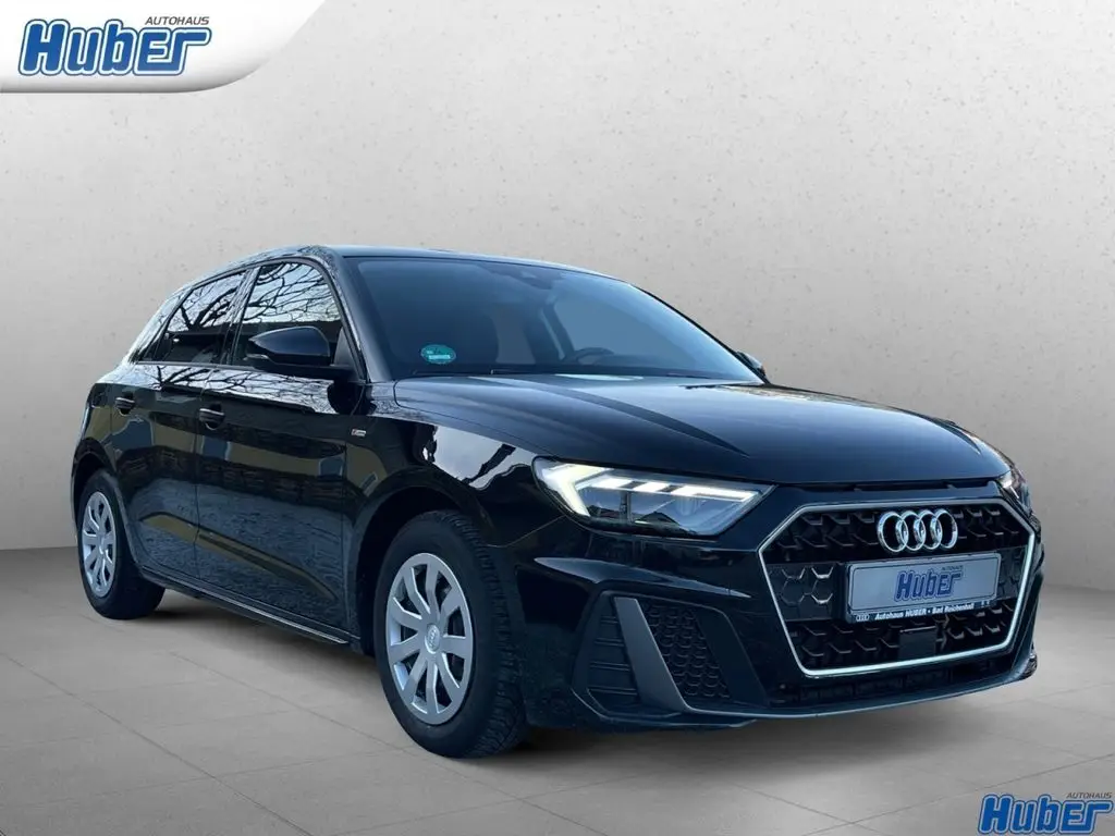 Photo 1 : Audi A1 2023 Essence