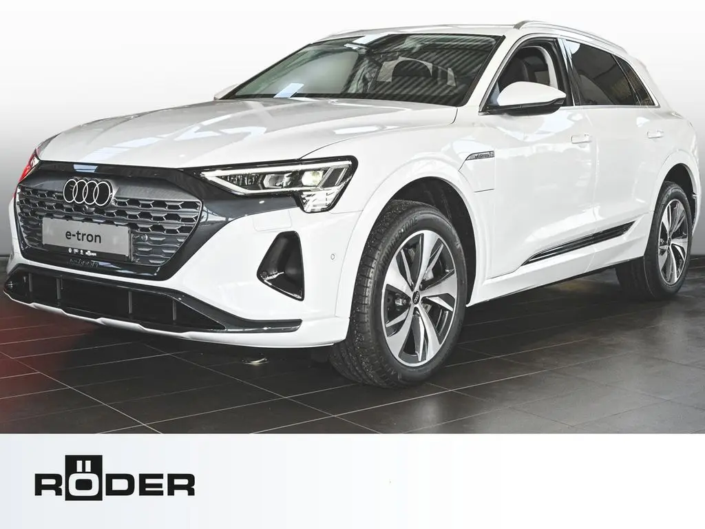 Photo 1 : Audi Q8 2023 Non renseigné