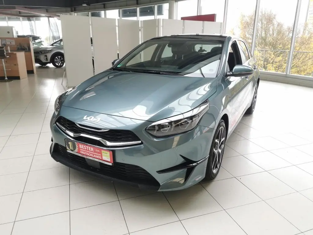 Photo 1 : Kia Ceed 2023 Essence