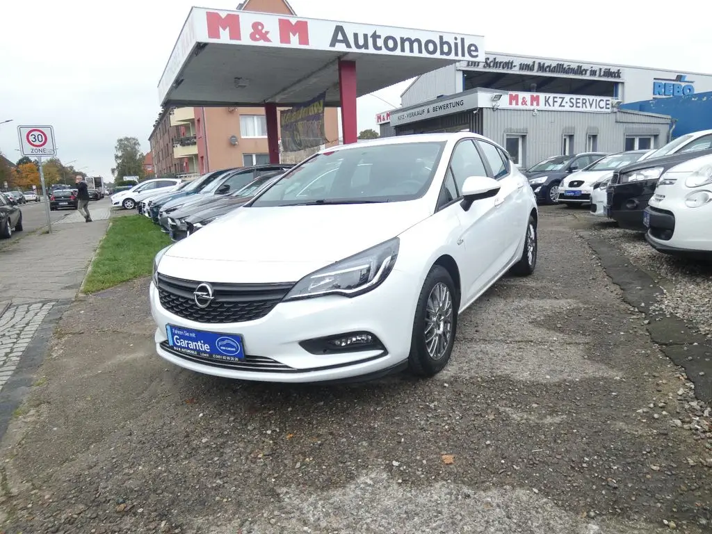 Photo 1 : Opel Astra 2017 Petrol