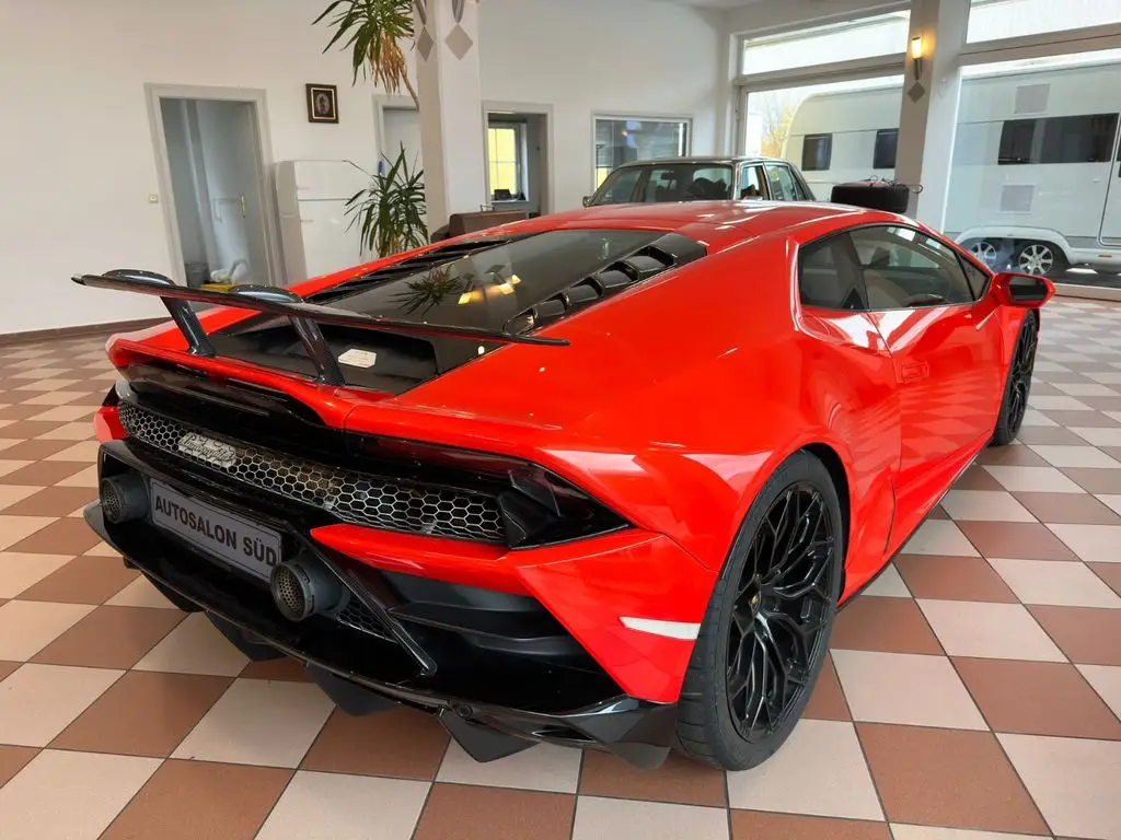 Photo 1 : Lamborghini Huracan 2019 Essence